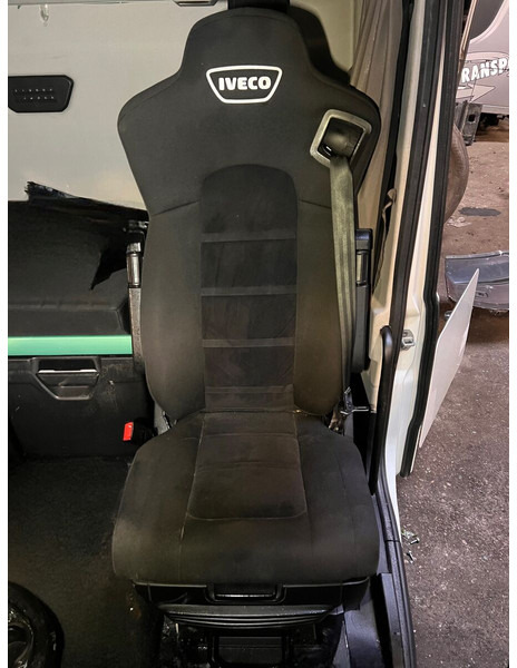 Iveco S-WAY 2022 - مقاعد السيارات: صور 1 Iveco S-WAY 2022 - مقاعد السيارات: صور 1