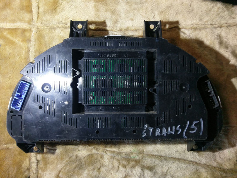 Iveco Siemens VDO Automative AG 1557.0001010002 - لوحة القيادة: صور 2 Iveco Siemens VDO Automative AG 1557.0001010002 - لوحة القيادة: صور 2