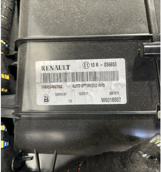 Renault euro 6 - جزء تكييف الهواء: صور 3 Renault euro 6 - جزء تكييف الهواء: صور 3