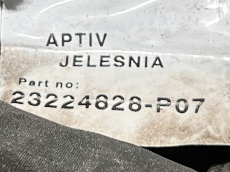 Volvo FH5/Aero - قطع الغيار: صور 3 Volvo FH5/Aero - قطع الغيار: صور 3