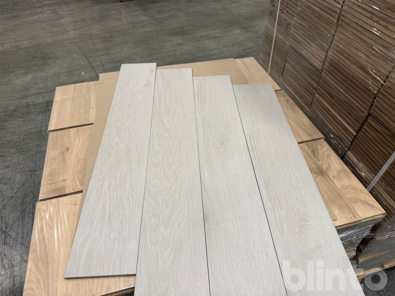 116 m2 - 150x900 mm - الأدوات والمعدات: صور 1 116 m2 - 150x900 mm - الأدوات والمعدات: صور 1