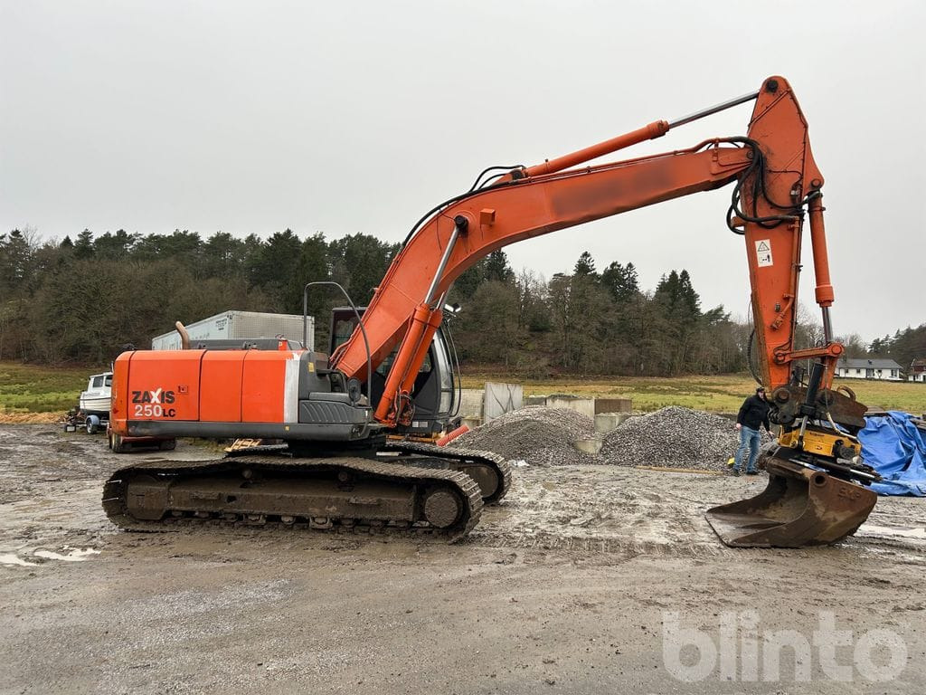 250 LC Zaxis - حفارات زحافة: صور 2 250 LC Zaxis - حفارات زحافة: صور 2