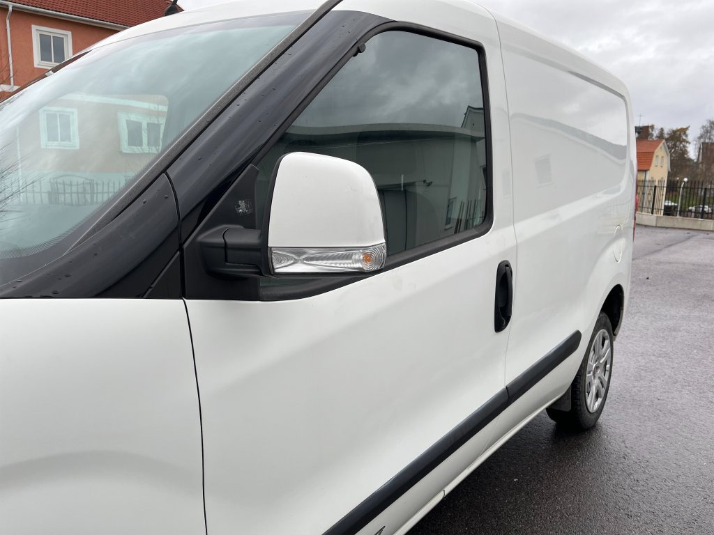 الشاحنات الصغيرة FIAT DOBLO: صور 25 الشاحنات الصغيرة FIAT DOBLO: صور 25