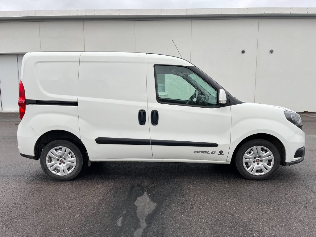 FIAT DOBLO - الشاحنات الصغيرة: صور 4 FIAT DOBLO - الشاحنات الصغيرة: صور 4