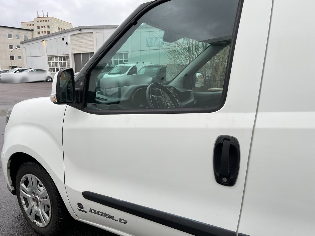 الشاحنات الصغيرة FIAT DOBLO: صور 24 الشاحنات الصغيرة FIAT DOBLO: صور 24