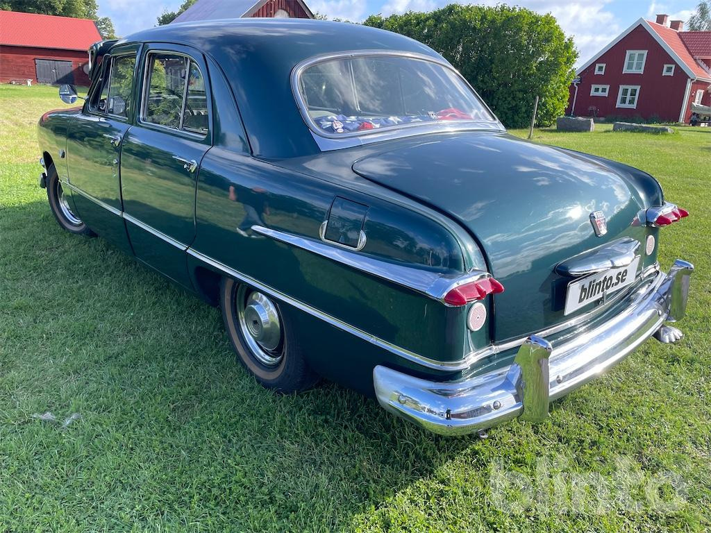 FORD V-8 CUSTOM DE LUXE - سيارة: صور 3 FORD V-8 CUSTOM DE LUXE - سيارة: صور 3