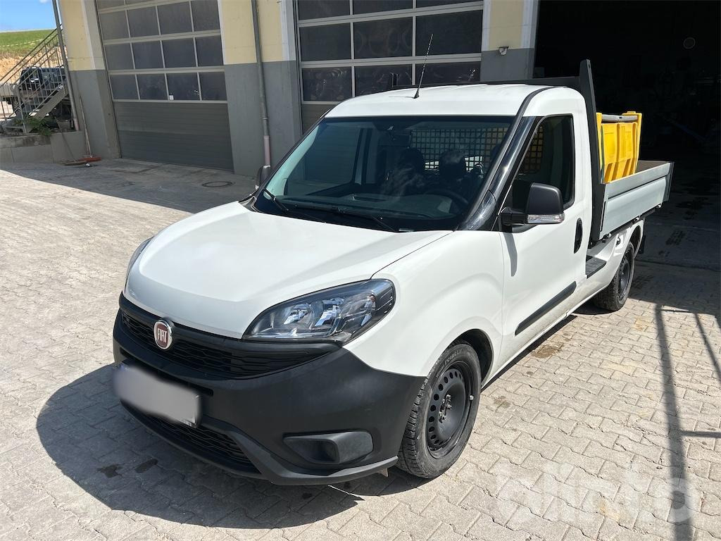 الشاحنات الصغيرة المسطحة Fiat Doblo Work Up (2022): صور 12 الشاحنات الصغيرة المسطحة Fiat Doblo Work Up (2022): صور 12