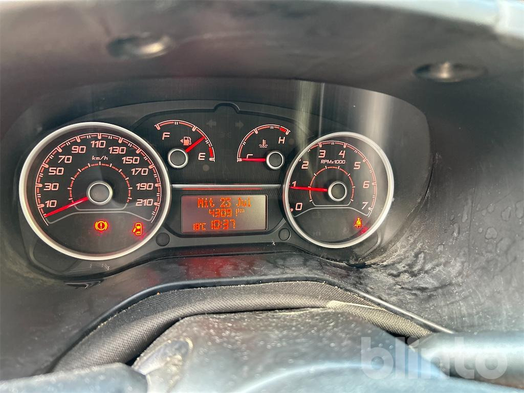 الشاحنات الصغيرة المسطحة Fiat Doblo Work Up (2022): صور 11 الشاحنات الصغيرة المسطحة Fiat Doblo Work Up (2022): صور 11