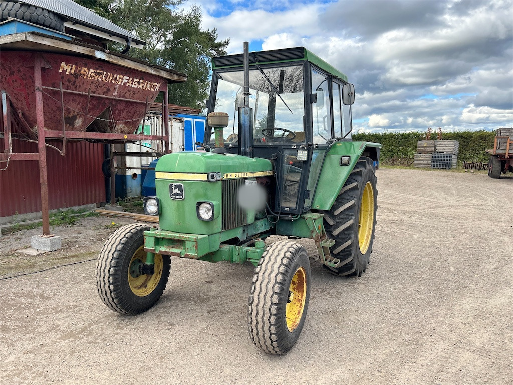 JOHN DEERE 2130 - جرار: صور 2 JOHN DEERE 2130 - جرار: صور 2