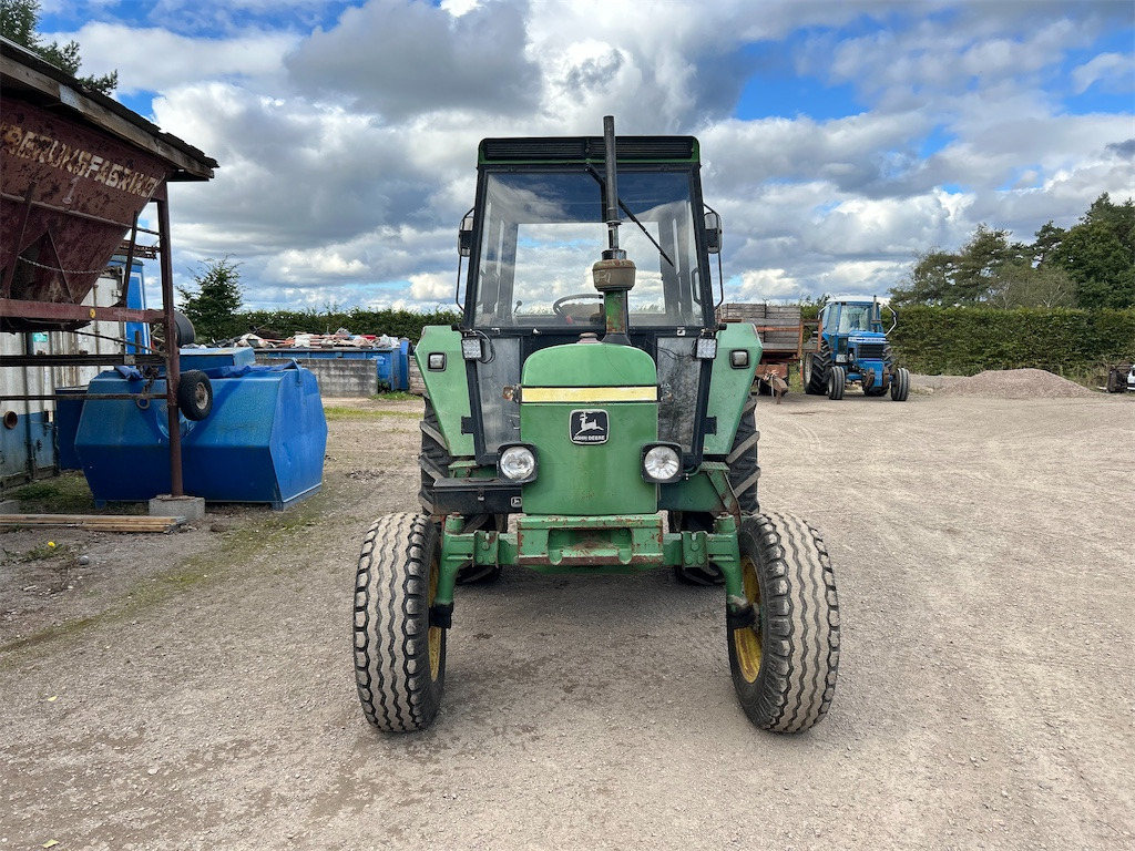 JOHN DEERE 2130 - جرار: صور 3 JOHN DEERE 2130 - جرار: صور 3