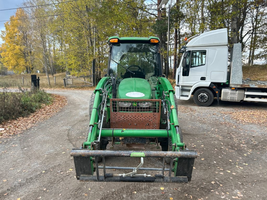 John Deere 4720 med 400X lastare - جرار: صور 2 John Deere 4720 med 400X lastare - جرار: صور 2