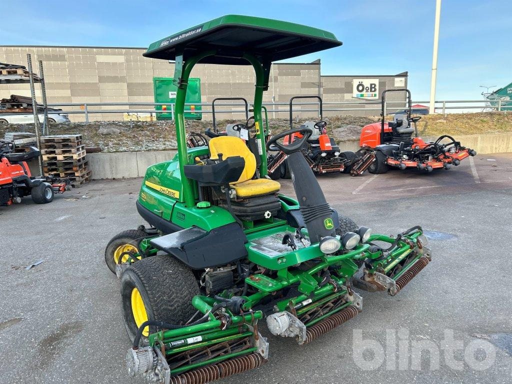 John Deere 7500A - جزازة المروج: صور 3 John Deere 7500A - جزازة المروج: صور 3
