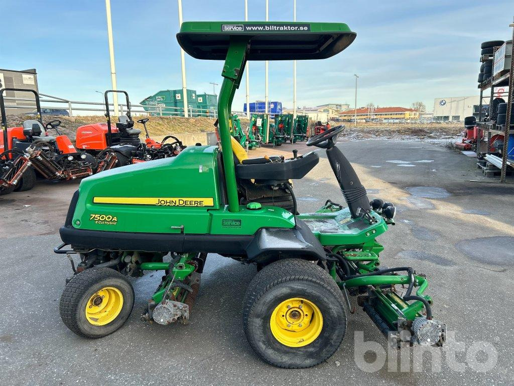 John Deere 7500A - جزازة المروج: صور 4 John Deere 7500A - جزازة المروج: صور 4