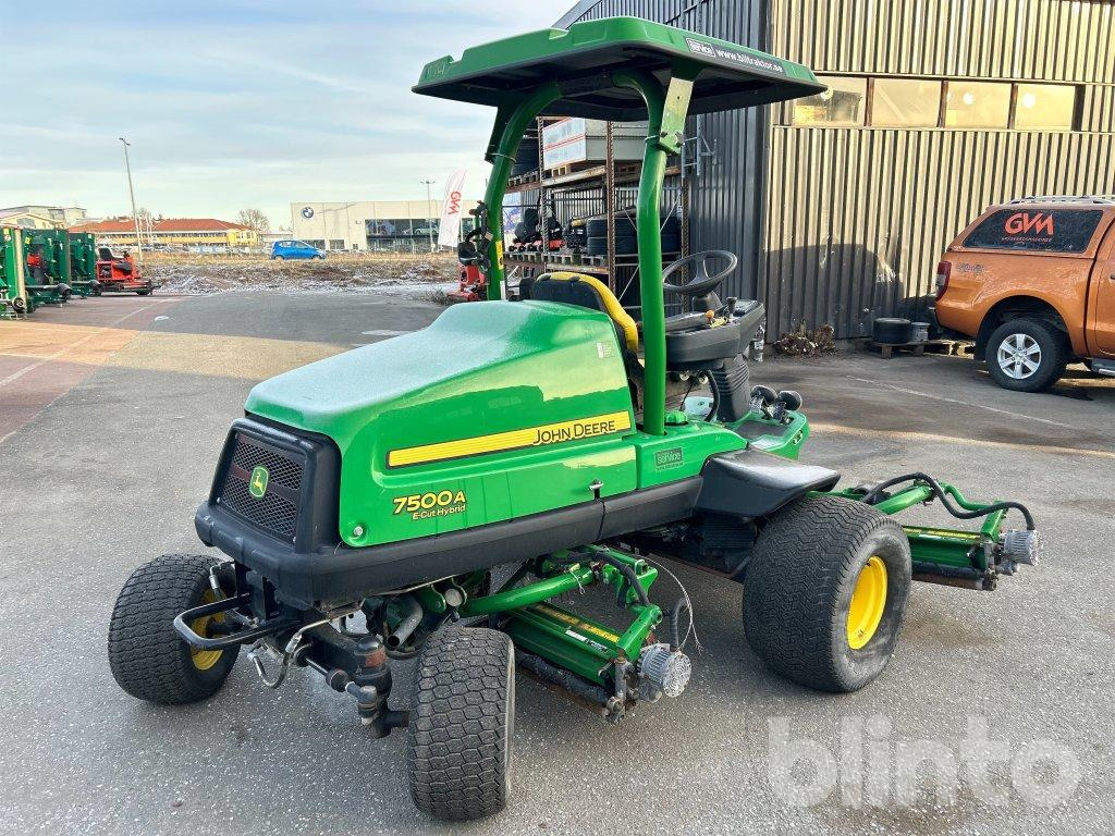 John Deere 7500A - جزازة المروج: صور 5 John Deere 7500A - جزازة المروج: صور 5