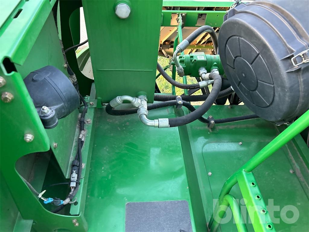 حصادة شاملة John Deere T 560 HM (2010): صور 47