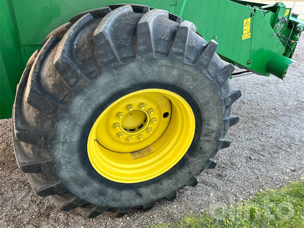 حصادة شاملة John Deere T 560 HM (2010): صور 42