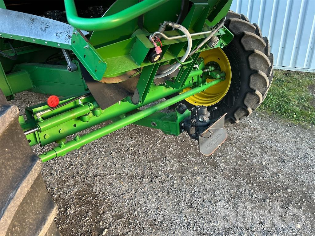 حصادة شاملة John Deere T 560 HM (2010): صور 22