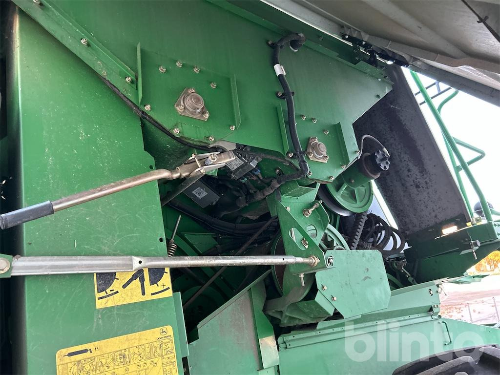 حصادة شاملة John Deere T 560 HM (2010): صور 39