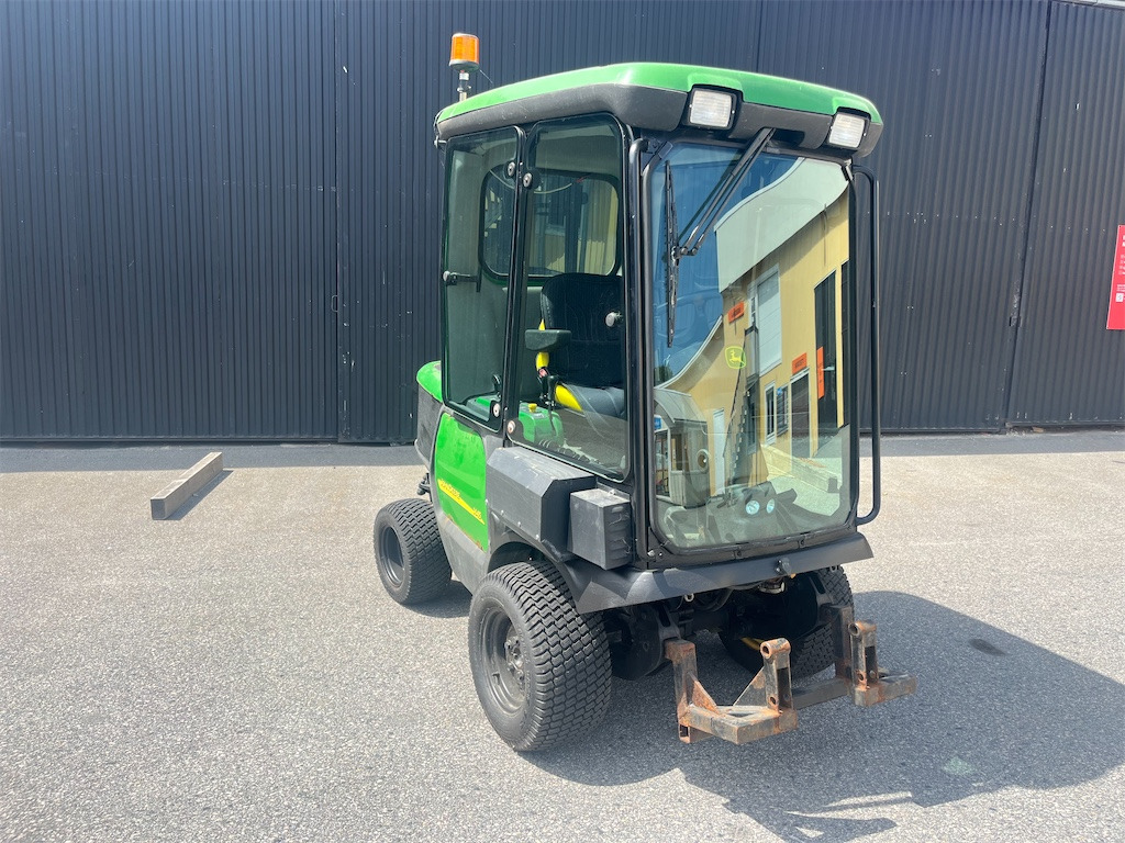 JohnDeere 1445 4WD - سيارة بلدية: صور 3 JohnDeere 1445 4WD - سيارة بلدية: صور 3