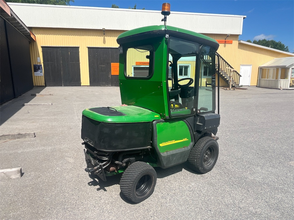 JohnDeere 1445 4WD - سيارة بلدية: صور 5 JohnDeere 1445 4WD - سيارة بلدية: صور 5