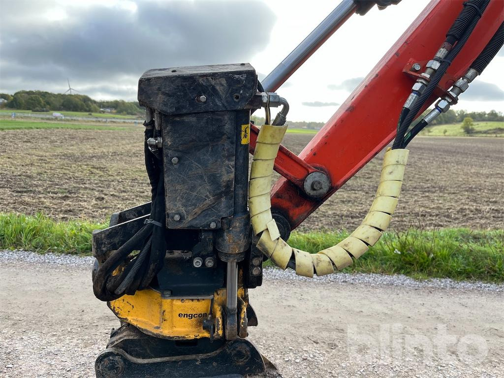 حفارة مصغرة Kubota U27-4 minigrävare: صور 30 حفارة مصغرة Kubota U27-4 minigrävare: صور 30