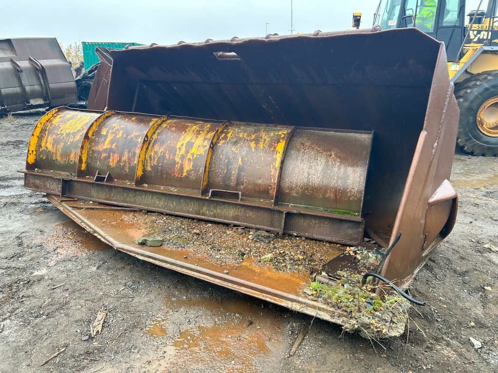 Lastarskopa Gjerstads 988F samt plogblad - بكت شيول: صور 1 Lastarskopa Gjerstads 988F samt plogblad - بكت شيول: صور 1