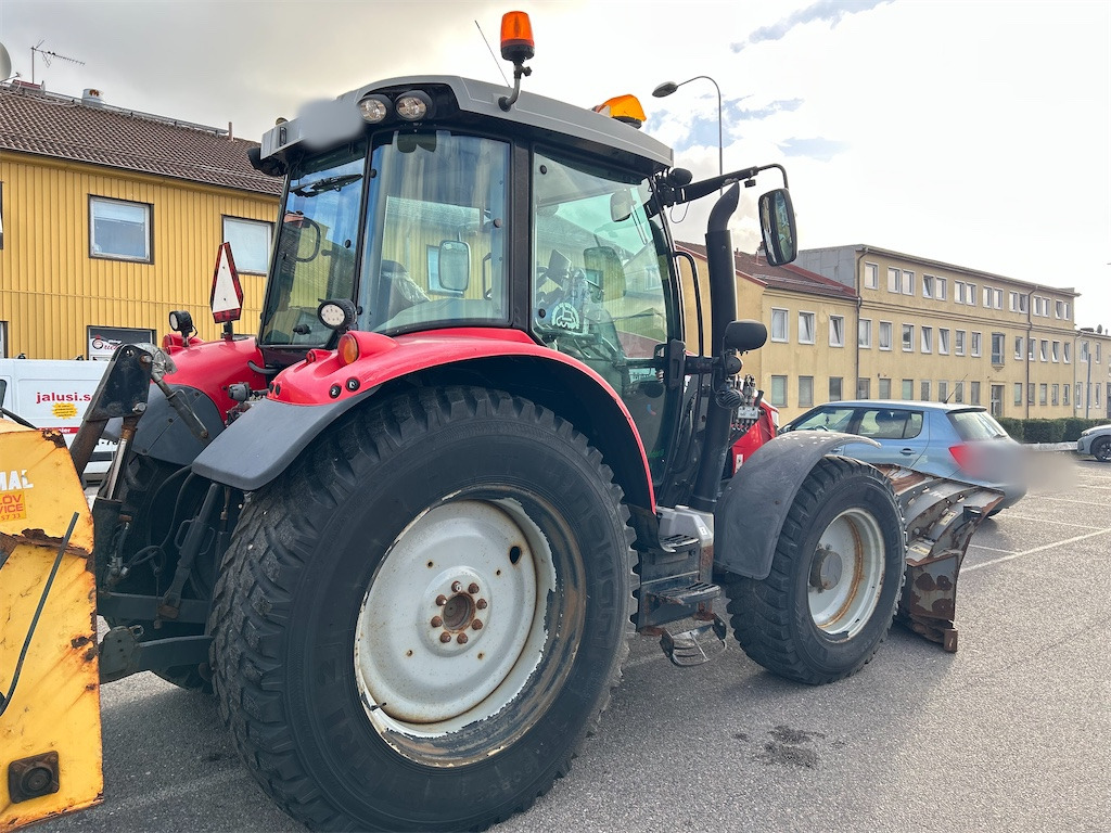MASSEY FERGUSON 5713 SL DYNA-6 - جرار: صور 4 MASSEY FERGUSON 5713 SL DYNA-6 - جرار: صور 4