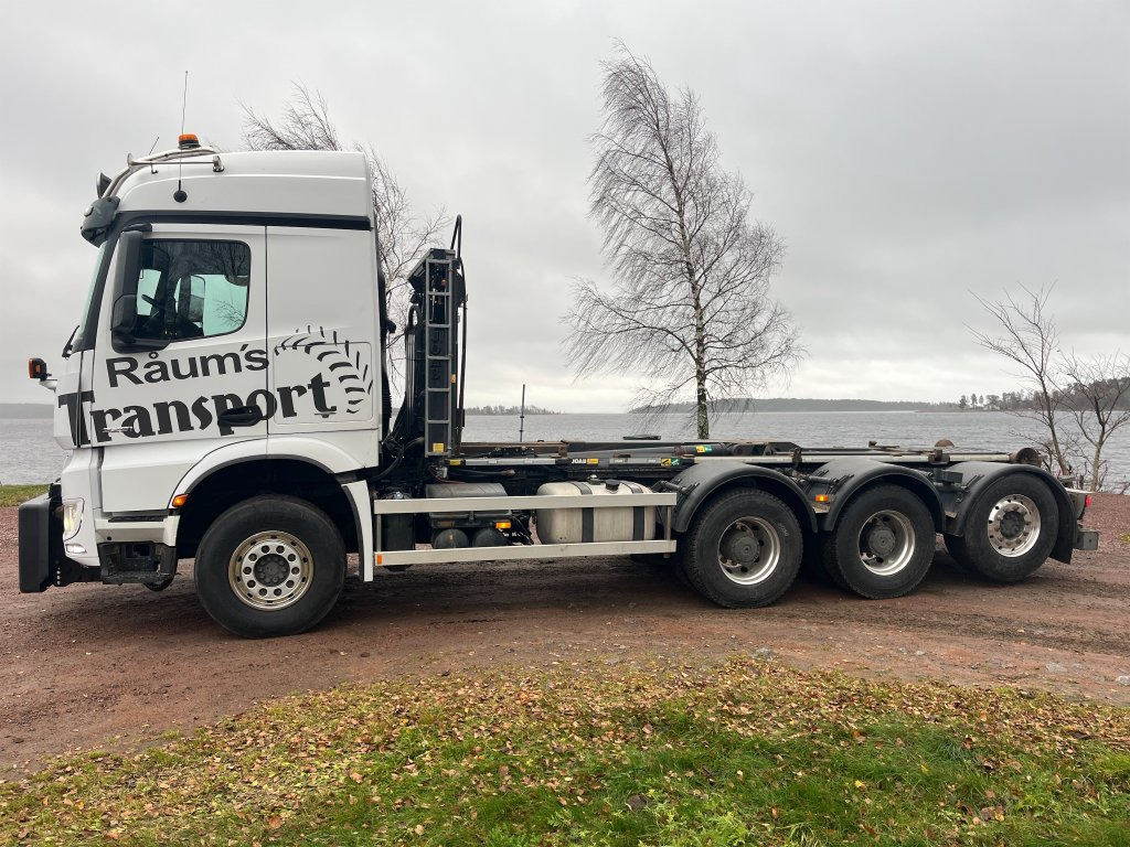 MERCEDES-BENZ Arocs 3251 8x4 - شاحنة ذات الخطاف: صور 2 MERCEDES-BENZ Arocs 3251 8x4 - شاحنة ذات الخطاف: صور 2