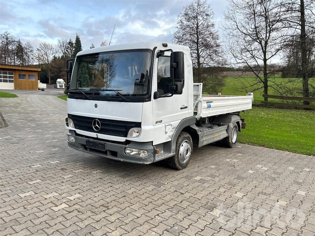 Mercedes Atego 818 (2005) - شاحنات مسطحة: صور 1 Mercedes Atego 818 (2005) - شاحنات مسطحة: صور 1