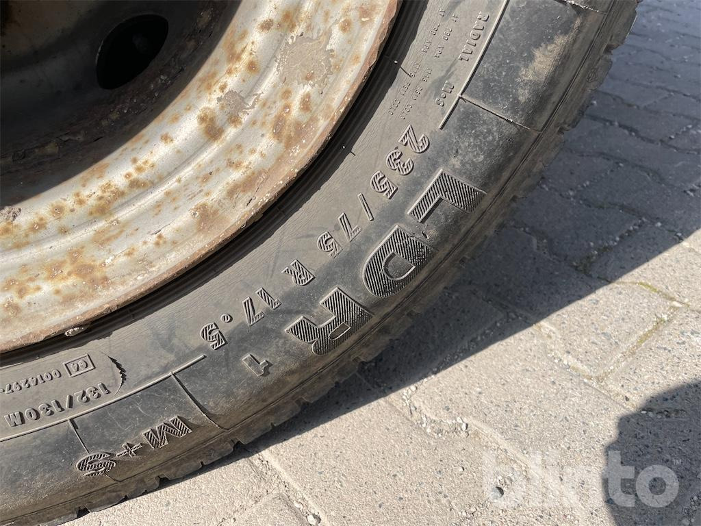 قلابات Mercedes Benz Atego (2008): صور 23