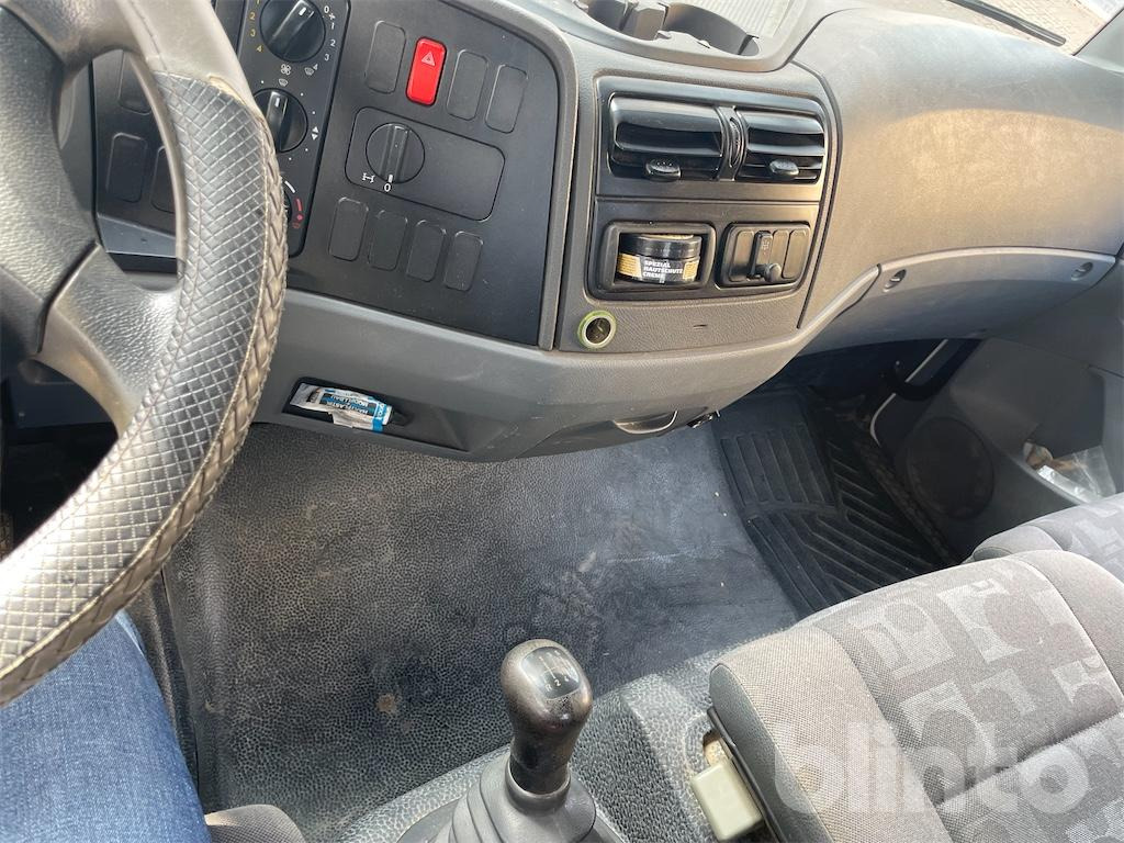 قلابات Mercedes Benz Atego (2008): صور 44
