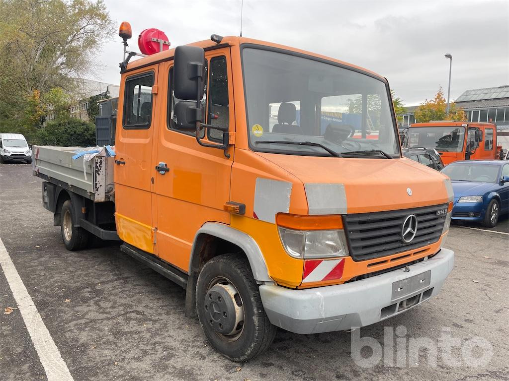 Mercedes Benz Vario 614 D - الشاحنات الصغيرة المسطحة, الشاحنات الصغيرة كابينة مزدوجة: صور 2 Mercedes Benz Vario 614 D - الشاحنات الصغيرة المسطحة, الشاحنات الصغيرة كابينة مزدوجة: صور 2