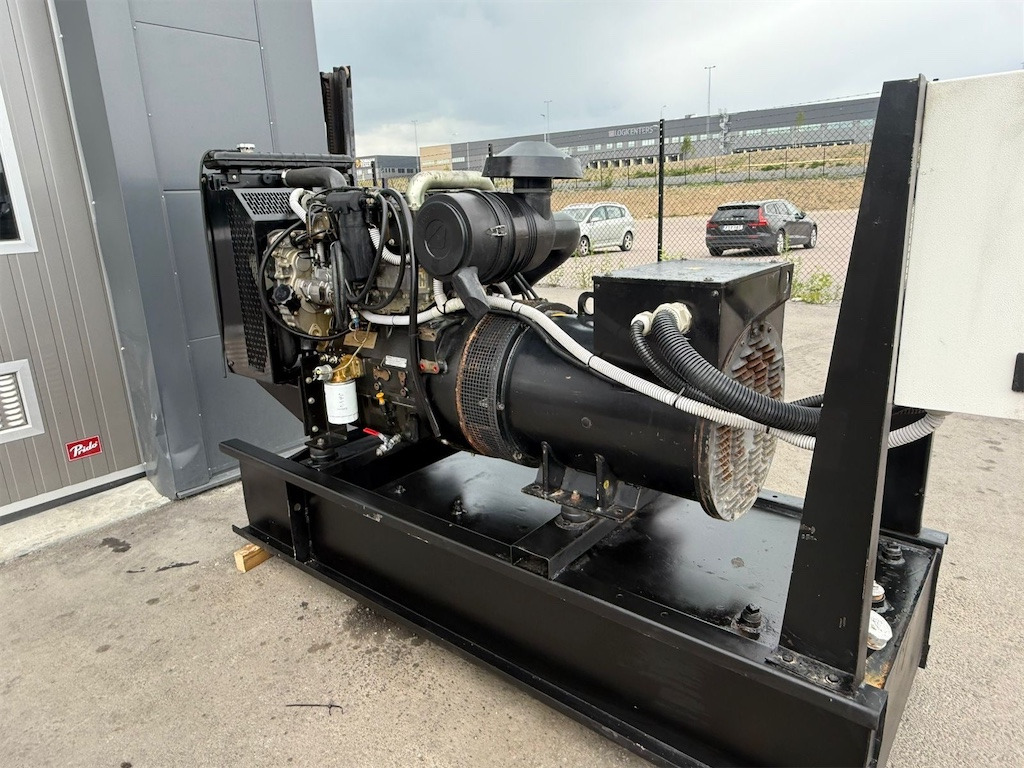 Perkins 80 kVA - مجموعة المولدات: صور 2 Perkins 80 kVA - مجموعة المولدات: صور 2
