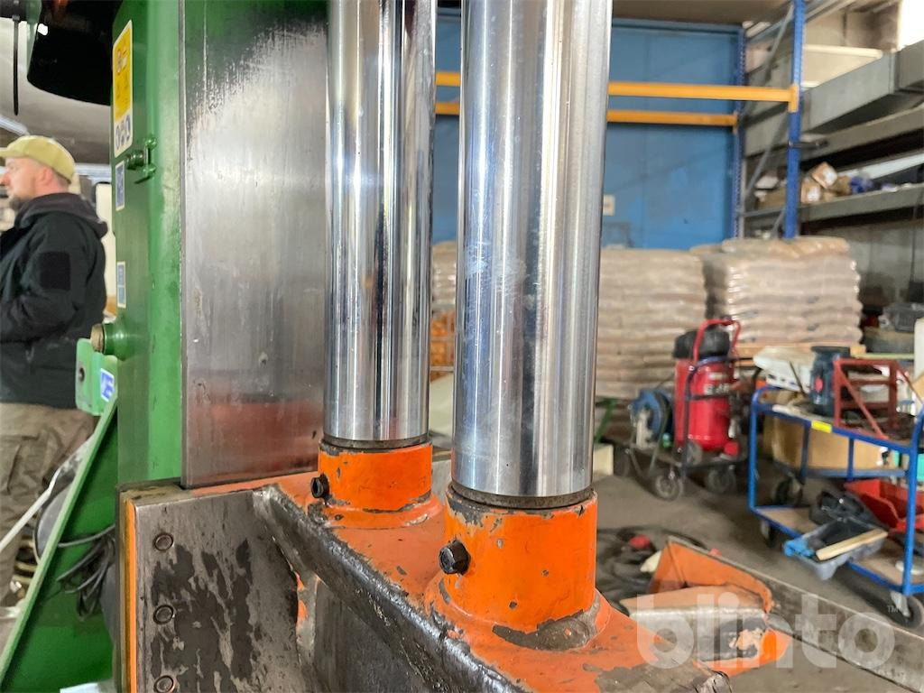 آلة تقطيع الخشب Posch Hydo Combi 24 (2012): صور 23 آلة تقطيع الخشب Posch Hydo Combi 24 (2012): صور 23