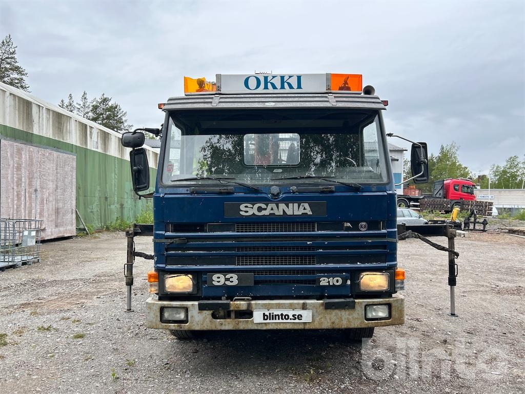 SCANIA G93ML4X2L 21050 / Med Fassi F110 från 2008 - شاحنات مسطحة, شاحنة كرين: صور 3 SCANIA G93ML4X2L 21050 / Med Fassi F110 från 2008 - شاحنات مسطحة, شاحنة كرين: صور 3