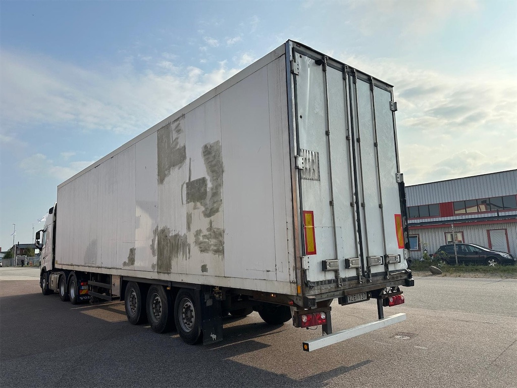 SCHMITZ SKO 24 - مبردة نصف مقطورة: صور 5 SCHMITZ SKO 24 - مبردة نصف مقطورة: صور 5