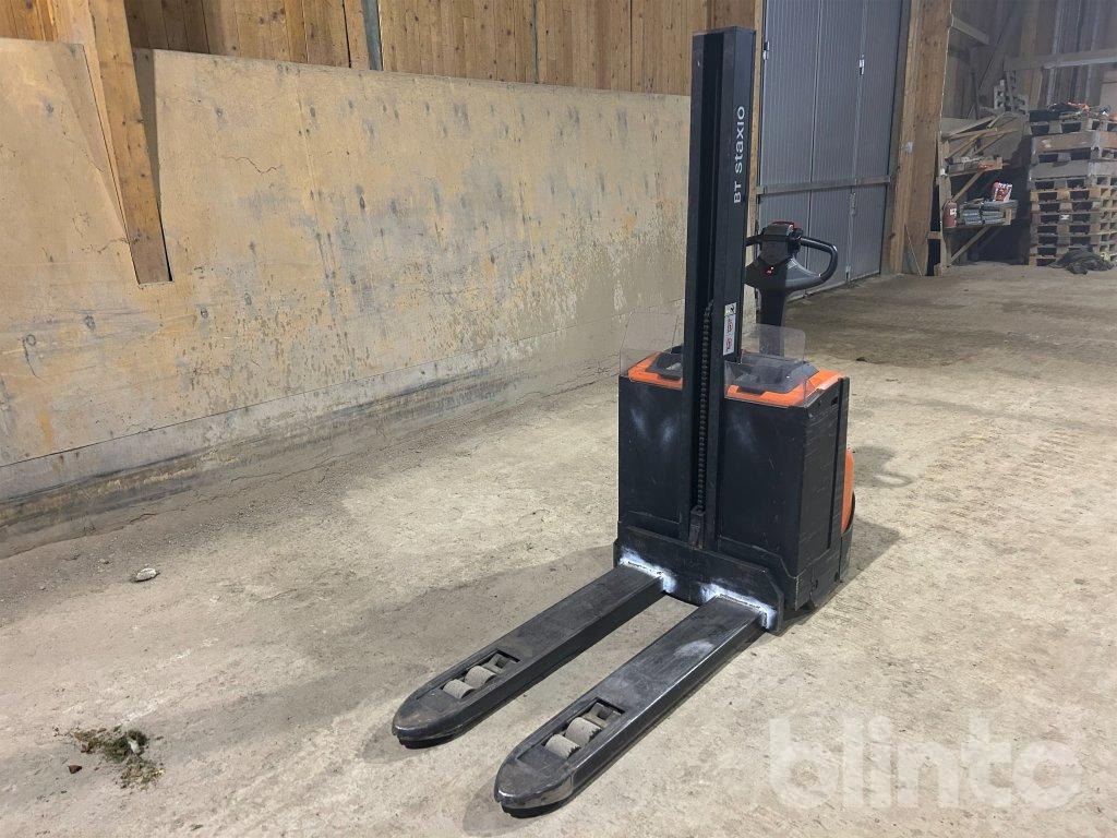 Toyota SWE080L - معدات تكديس: صور 4 Toyota SWE080L - معدات تكديس: صور 4