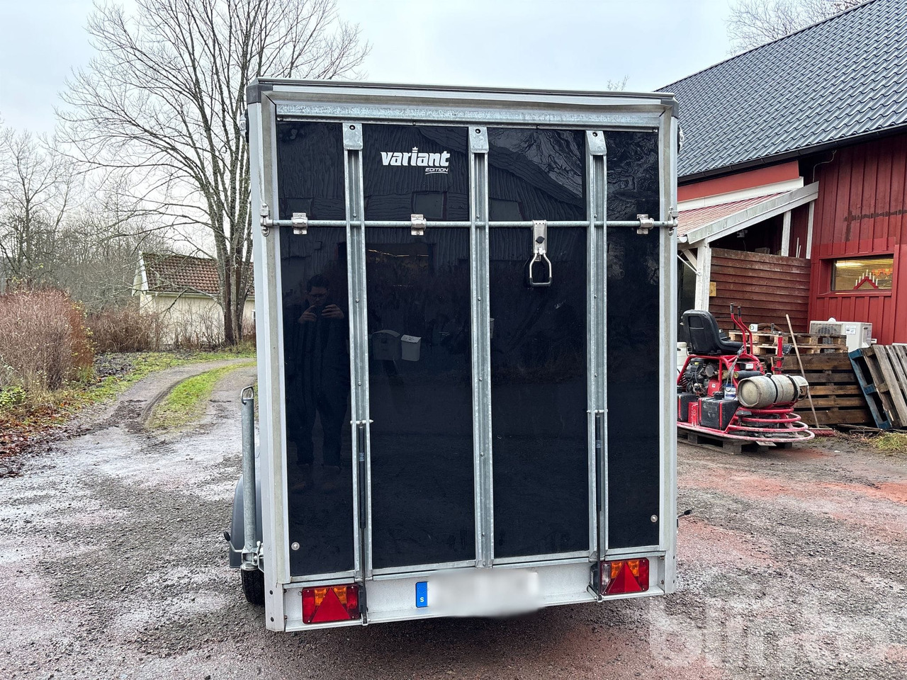 VARIANT - بصندوق مغلق مقطورة: صور 3 VARIANT - بصندوق مغلق مقطورة: صور 3