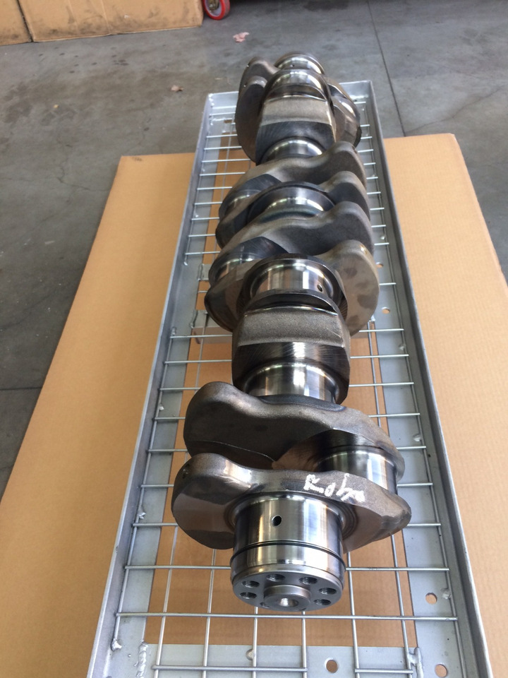 ALBERO MOTORE MAN D2876 / E2876 - MAN 51021006018 - العمود المرفقي: صور 2 ALBERO MOTORE MAN D2876 / E2876 - MAN 51021006018 - العمود المرفقي: صور 2