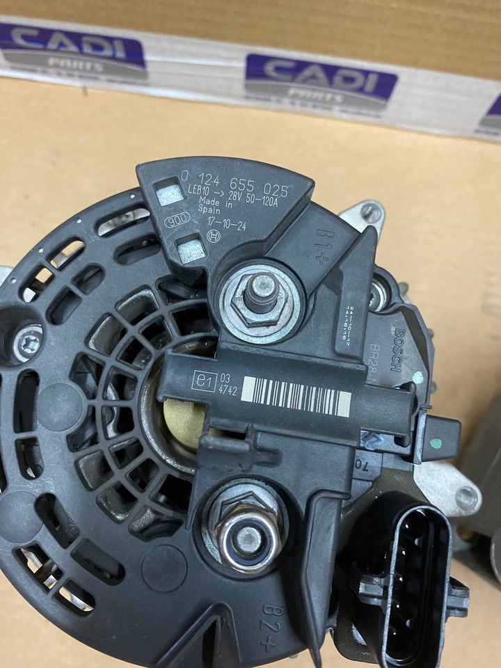 ALTERNATORE - RIF BOSCH 0124655025 - RIF. MAN 51261017283 28V, 120A - مولد - شاحنة: صور 3 ALTERNATORE - RIF BOSCH 0124655025 - RIF. MAN 51261017283 28V, 120A - مولد - شاحنة: صور 3