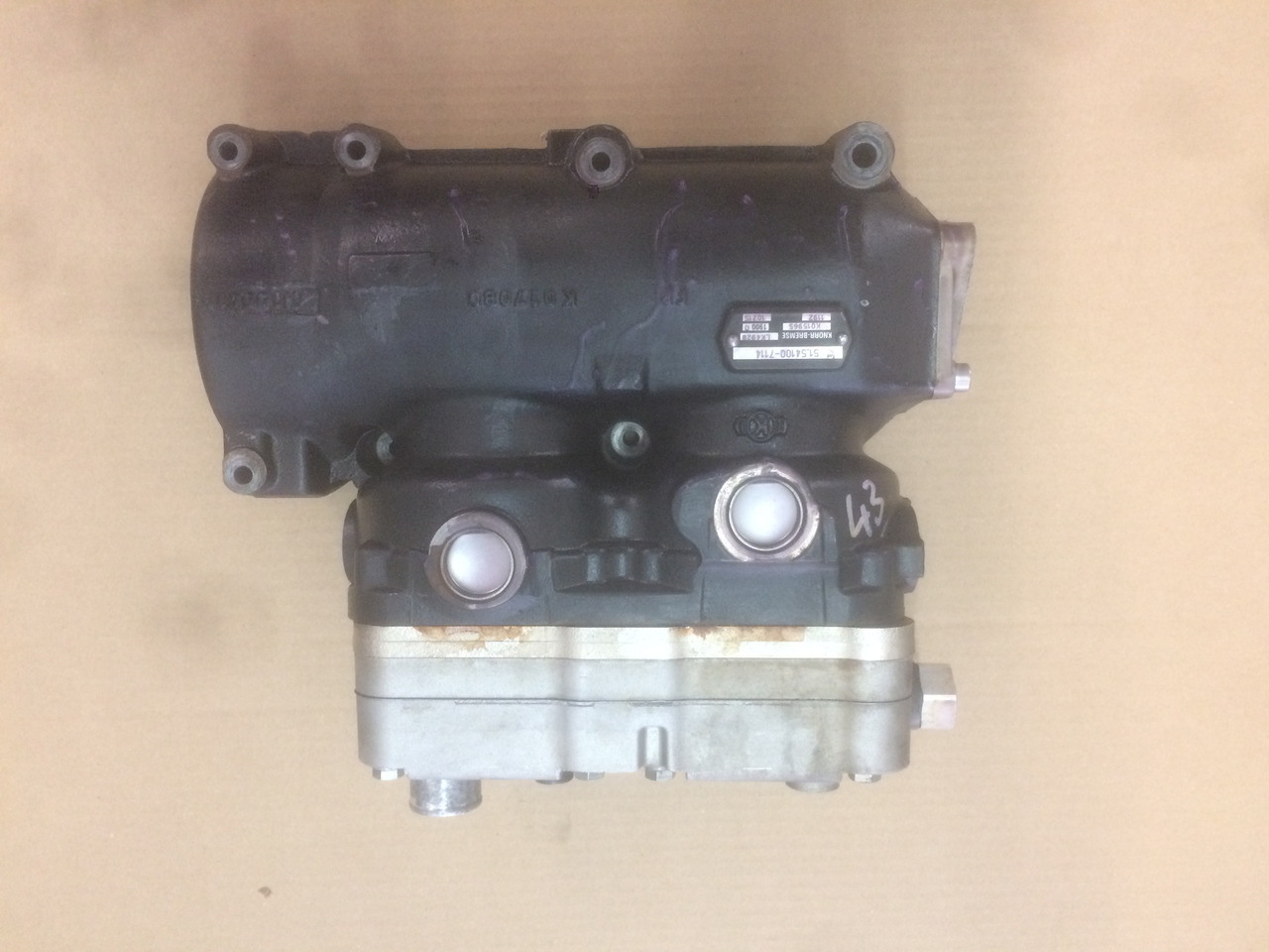 COMPRESSORE ARIA BICILINDRICO SENZA PRESA DI FORZA MAN / KNORR - ضاغط الهواء: صور 3 COMPRESSORE ARIA BICILINDRICO SENZA PRESA DI FORZA MAN / KNORR - ضاغط الهواء: صور 3