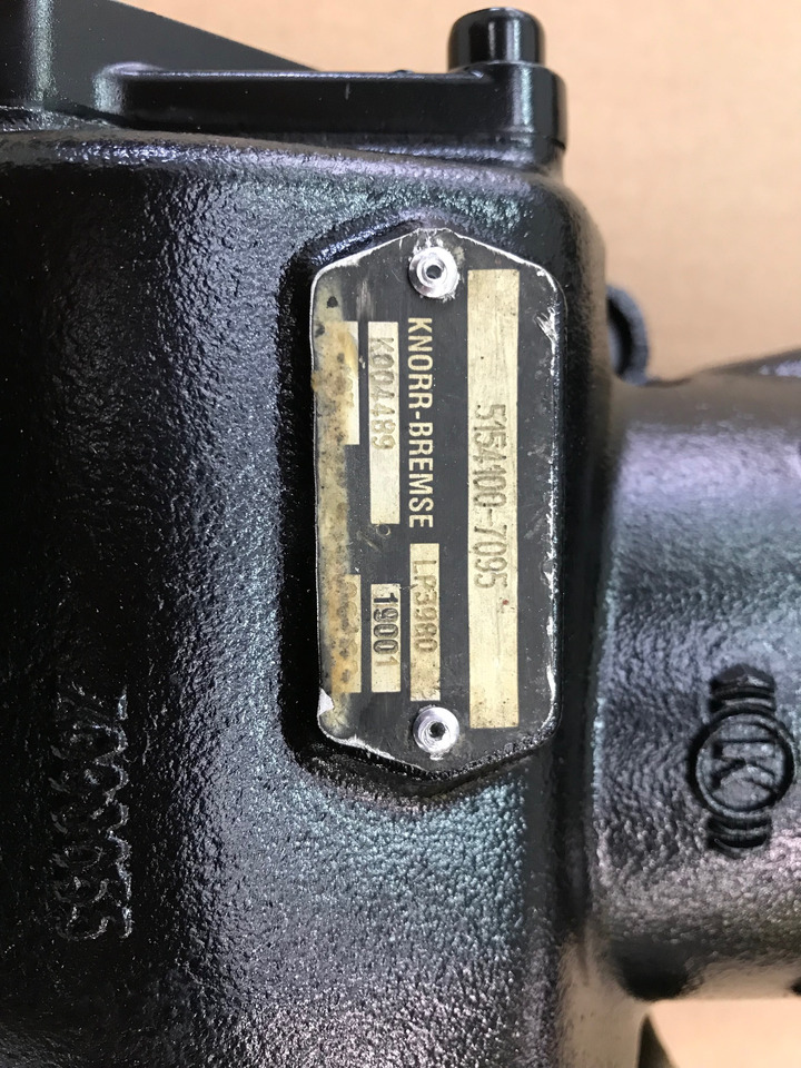 COMPRESSORE ARIA MONOCILINDRICO MAN 51541007095 - ضاغط الهواء: صور 3 COMPRESSORE ARIA MONOCILINDRICO MAN 51541007095 - ضاغط الهواء: صور 3