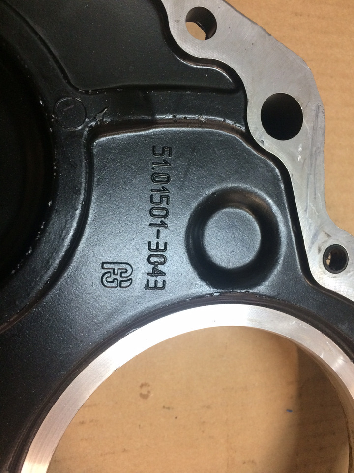 COPERCHIO BASAMENTO MAN 51015015025 - علبة المرافق - شاحنة: صور 3 COPERCHIO BASAMENTO MAN 51015015025 - علبة المرافق - شاحنة: صور 3