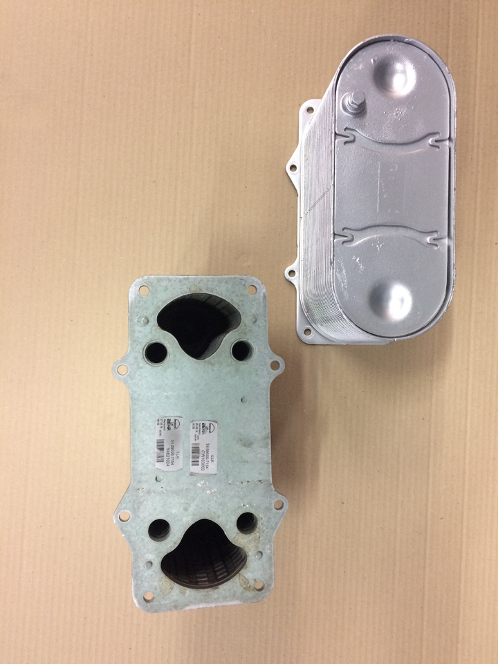 RADIATORE ARIA COMBURENTE - MOTORI MAN D2066 - D2676 - EURO 6 - نظام التبريد - شاحنة: صور 2 RADIATORE ARIA COMBURENTE - MOTORI MAN D2066 - D2676 - EURO 6 - نظام التبريد - شاحنة: صور 2