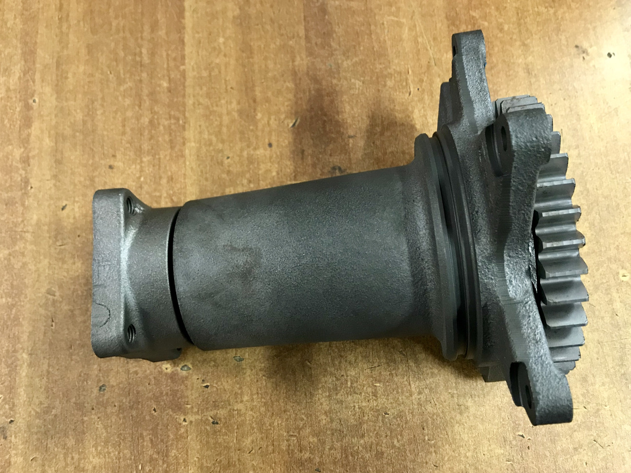 SUPPORTO PORTA VENTILATORE COMPLETO - MOTORI MAN D2066 / MAN D2676 - نظام التبريد - شاحنة: صور 2 SUPPORTO PORTA VENTILATORE COMPLETO - MOTORI MAN D2066 / MAN D2676 - نظام التبريد - شاحنة: صور 2