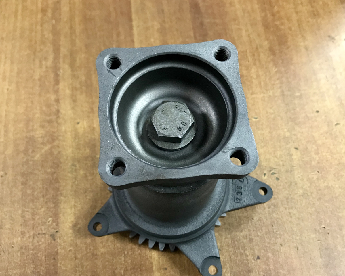 SUPPORTO PORTA VENTILATORE COMPLETO - MOTORI MAN D2066 / MAN D2676 - نظام التبريد - شاحنة: صور 1 SUPPORTO PORTA VENTILATORE COMPLETO - MOTORI MAN D2066 / MAN D2676 - نظام التبريد - شاحنة: صور 1