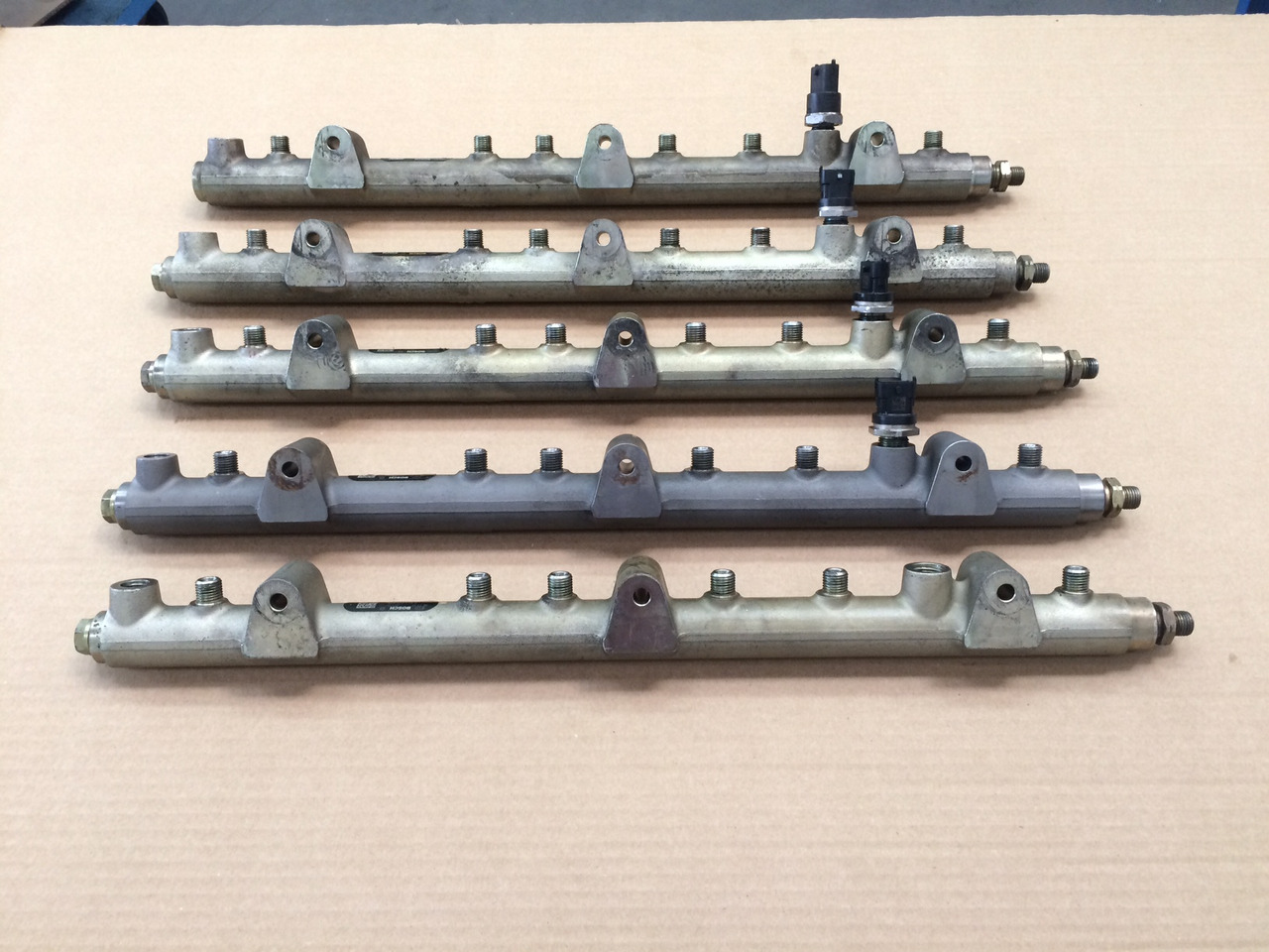 TUBO PRESSIONE COMMON RAIL MAN 51103116054 - نظام الوقود: صور 4 TUBO PRESSIONE COMMON RAIL MAN 51103116054 - نظام الوقود: صور 4