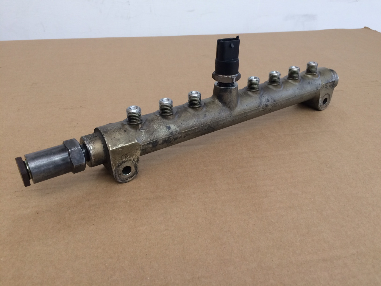 TUBO PRESSIONE COMMON RAIL MAN 51103116062 - نظام الوقود: صور 3 TUBO PRESSIONE COMMON RAIL MAN 51103116062 - نظام الوقود: صور 3