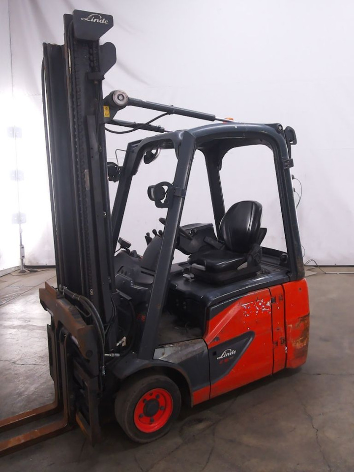 Linde E16C-02 - رافعة شوكية كهربائية: صور 5 Linde E16C-02 - رافعة شوكية كهربائية: صور 5