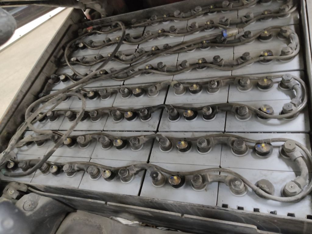 Linde E25L-01 - رافعة شوكية كهربائية: صور 4 Linde E25L-01 - رافعة شوكية كهربائية: صور 4